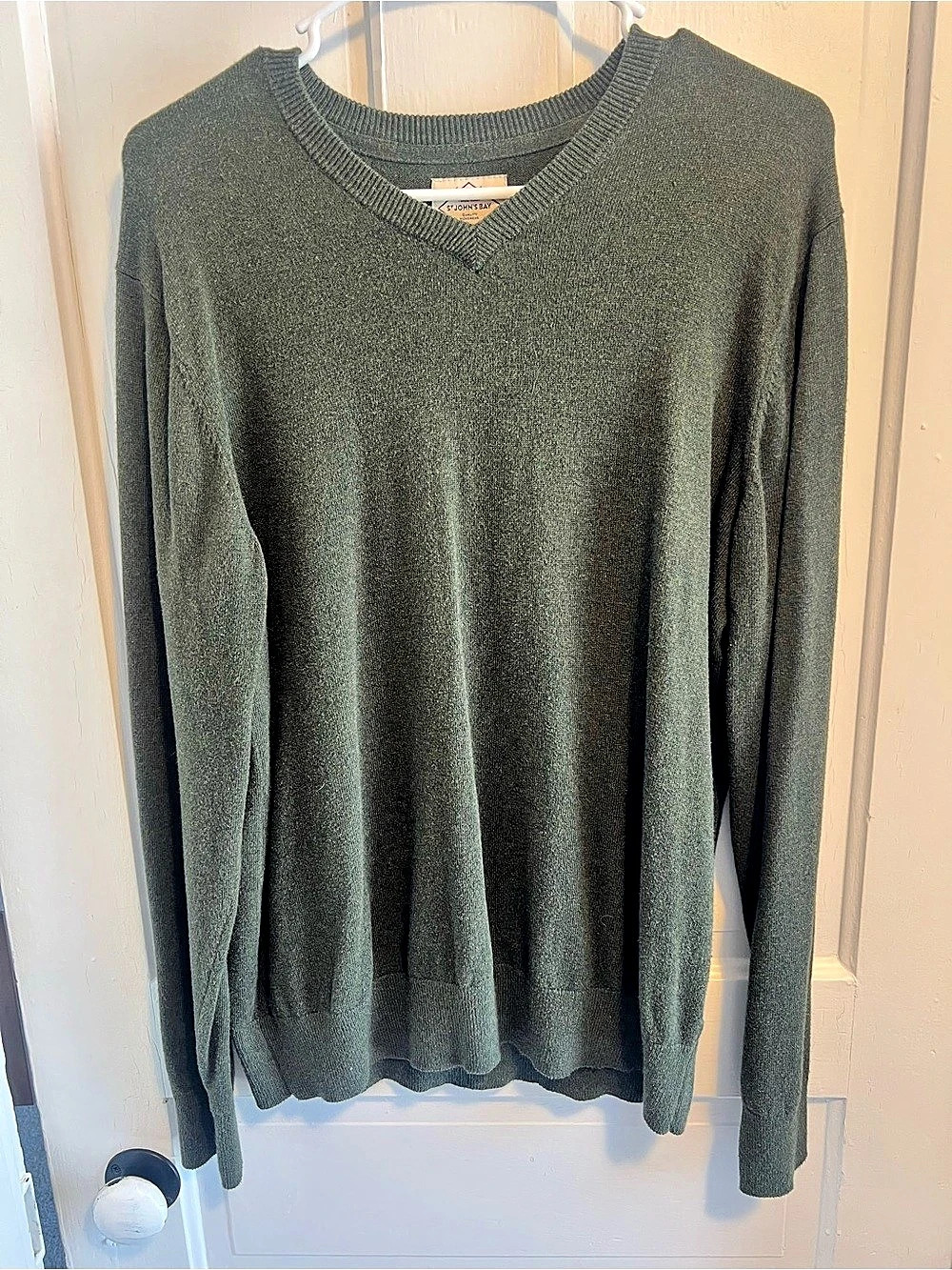 St. John's Bay Men's V-Neck Pullover Sweater Green Medium